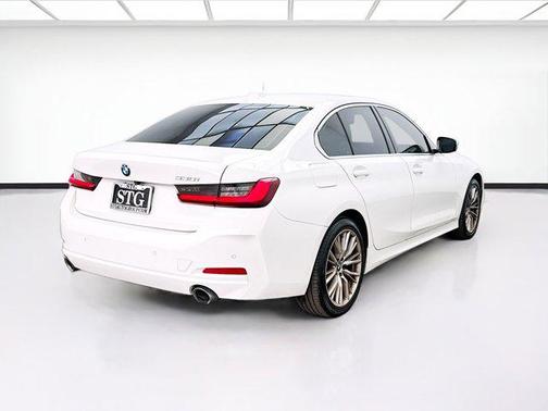 Alpine White 2023 BMW 330 330i