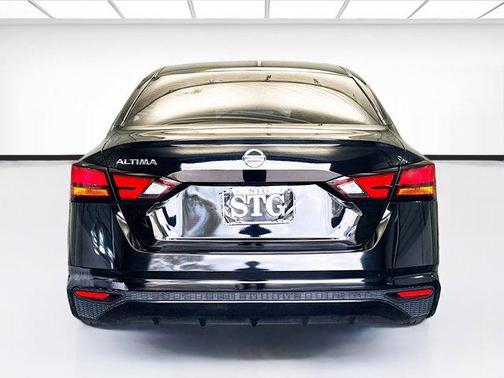 2022 Nissan Altima S FWD