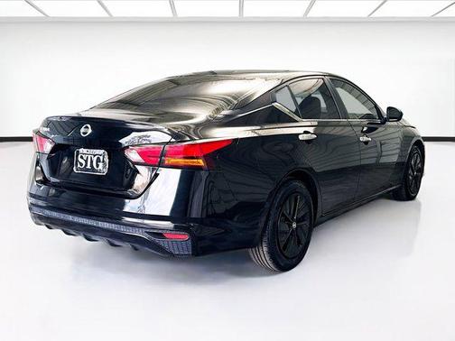 2022 Nissan Altima S FWD