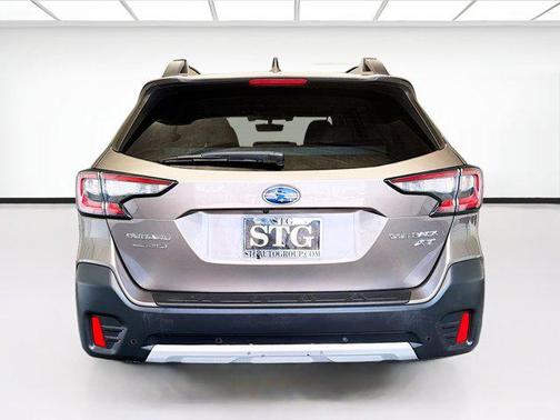 Brilliant Bronze Metallic 2021 Subaru Outback Limited XT