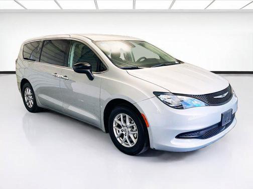 Silver Mist Clearcoat 2024 Chrysler Voyager LX