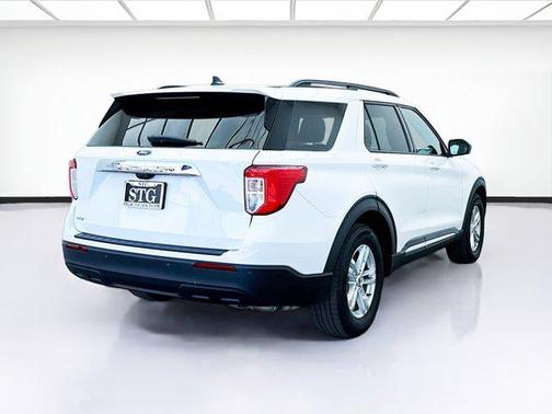 Oxford White 2021 Ford Explorer XLT