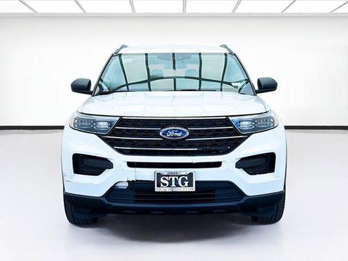 Oxford White 2021 Ford Explorer XLT