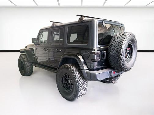 Black Clearcoat 2019 Jeep Wrangler Unlimited Sahara