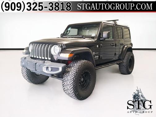 Black Clearcoat 2019 Jeep Wrangler Unlimited Sahara