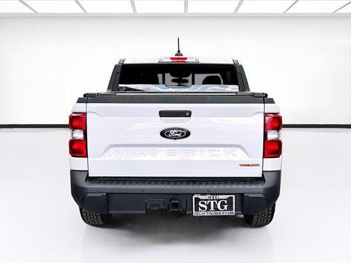 Space White Metallic 2025 Ford Maverick Tremor