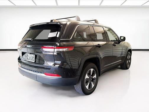 Diamond Black Crystal Pearlcoat 2023 Jeep Grand Cherokee 4xe Base