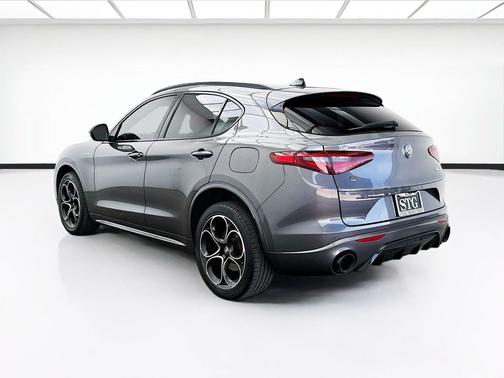 Vesuvio Gray Metallic 2022 Alfa Romeo Stelvio Ti