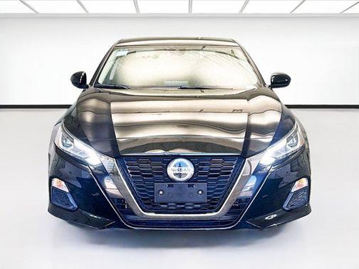 2022 Nissan Altima SR FWD