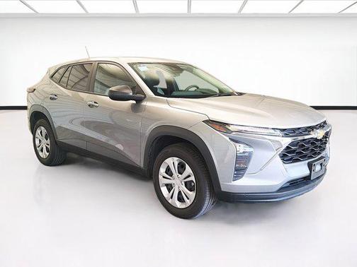Sterling Gray Metallic 2025 Chevrolet Trax LS