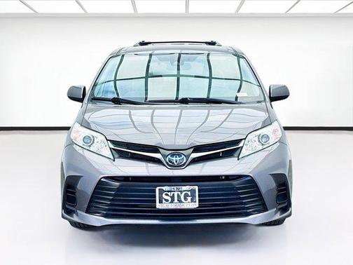 2020 Toyota Sienna LE