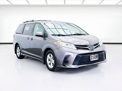2020 Toyota Sienna LE