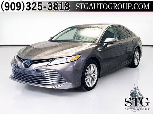 2020 Toyota Camry Hybrid XLE