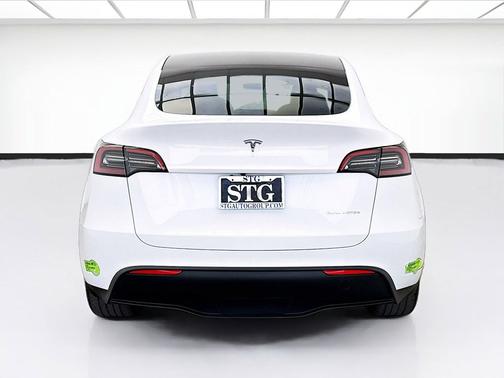 Pearl White Multi-Coat 2023 Tesla Model Y Long Range Dual Motor All-Wheel Drive