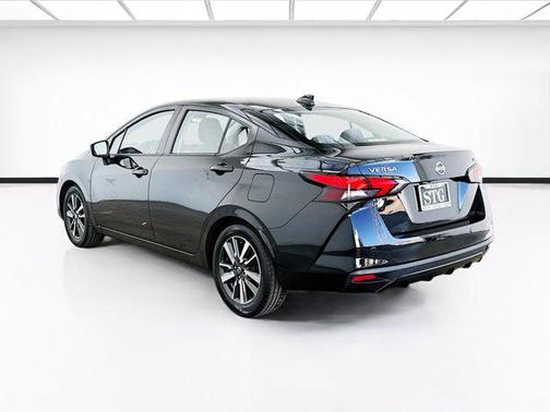 Super Black Metallic 2021 Nissan Versa 1.6 SV