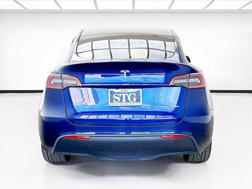 2022 Tesla Model Y Long Range Dual Motor All-Wheel Drive