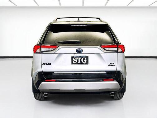 2024 Toyota RAV4 Hybrid SE