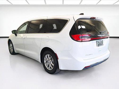 Bright White Clearcoat 2025 Chrysler Pacifica L