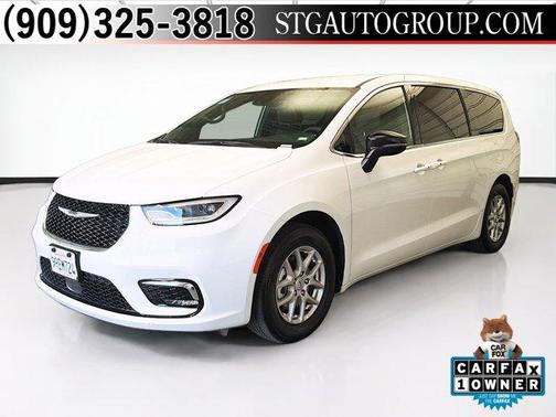 Bright White Clearcoat 2025 Chrysler Pacifica L