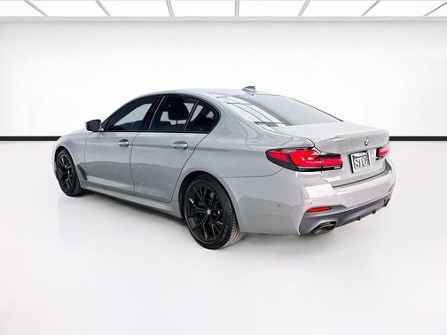 Bernina Grey Amber Effect Metallic 2022 BMW 530 i