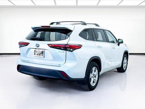 2023 Toyota Highlander Hybrid LE