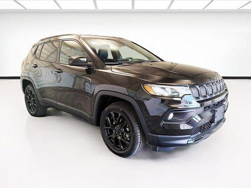 Diamond Black Crystal Pearlcoat 2022 Jeep Compass Latitude