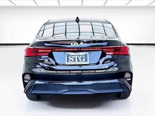 2022 Kia Forte FE