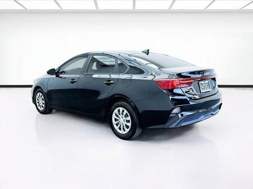 2022 Kia Forte FE