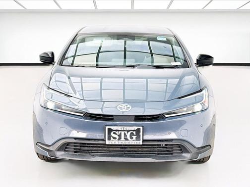 Guardian Gray 2025 Toyota Prius LE