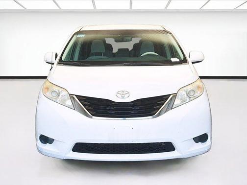 2014 Toyota Sienna LE