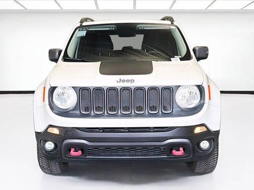 Alpine White 2016 Jeep Renegade Trailhawk