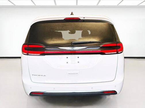 2025 Chrysler Pacifica L