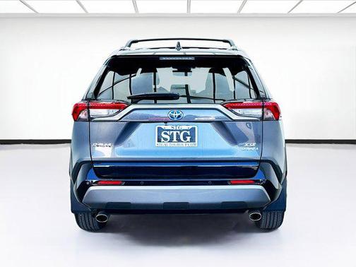 2021 Toyota RAV4 Hybrid SE
