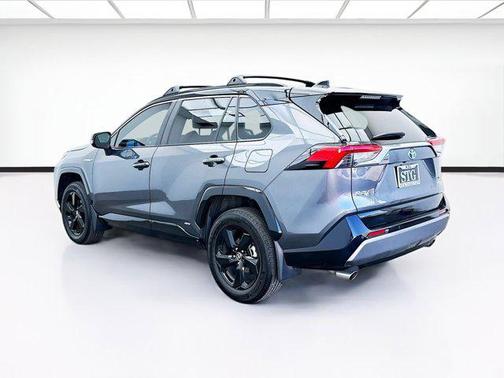 2021 Toyota RAV4 Hybrid SE