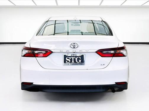 Ice 2024 Toyota Camry LE