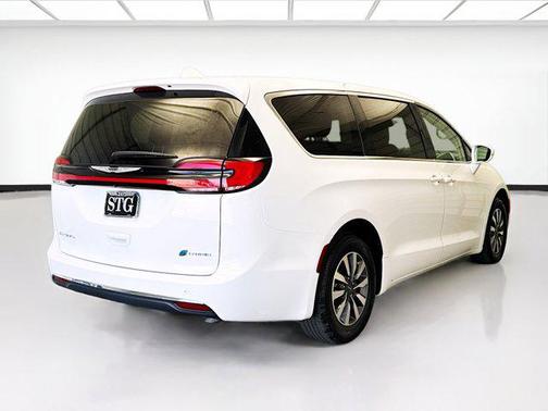 2022 Chrysler Pacifica Hybrid Touring L