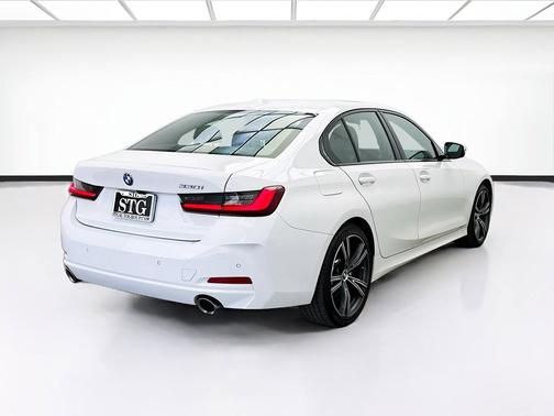 Alpine White 2023 BMW 330 330i