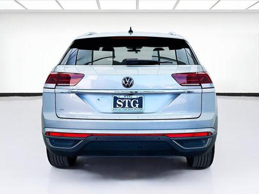 Pyrite Silver Metallic 2021 Volkswagen Atlas Cross Sport 2.0T SE w/Technology