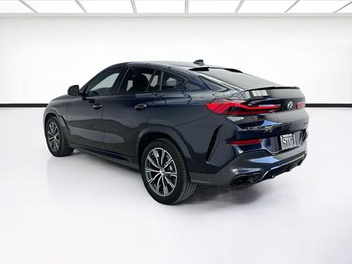 Carbon Black Metallic 2022 BMW X6 xDrive40i