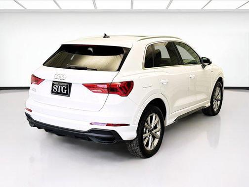 2024 Audi Q3 Premium 45 TFSI S line quattro Tiptronic