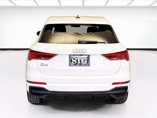 2024 Audi Q3 Premium 45 TFSI S line quattro Tiptronic