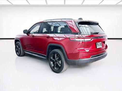 Velvet Red Pearlcoat 2023 Jeep Grand Cherokee Limited
