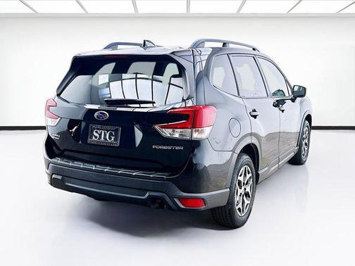 Crystal Black Silica 2021 Subaru Forester Premium