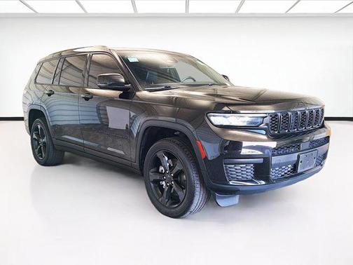 Diamond Black Crystal Pearlcoat 2022 Jeep Grand Cherokee L Altitude