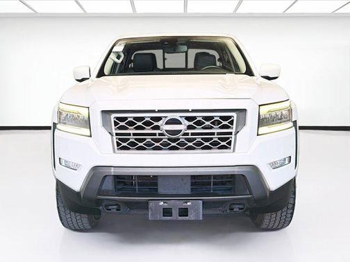 Glacier White 2022 Nissan Frontier SV