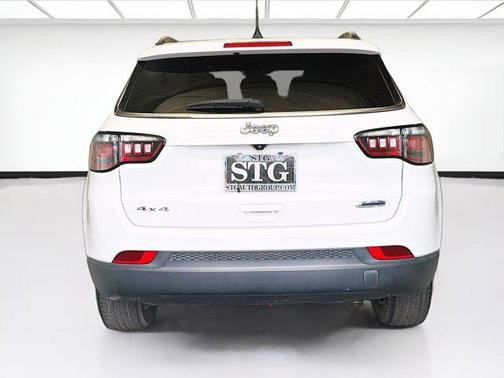 Bright White Clearcoat 2022 Jeep Compass Latitude