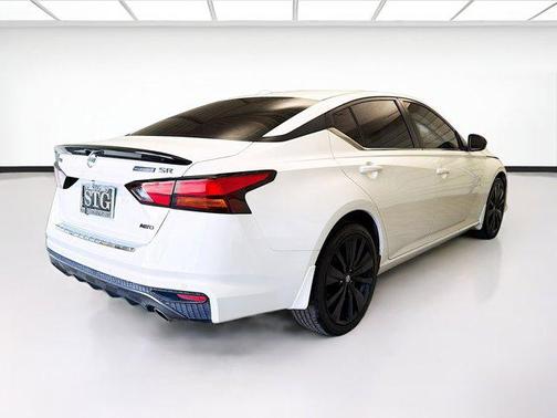 Pearl White Tricoat 2022 Nissan Altima SR Intelligent AWD
