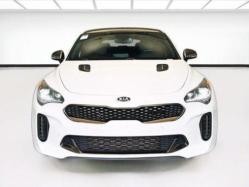 Snow White Pearl 2018 Kia Stinger GT1