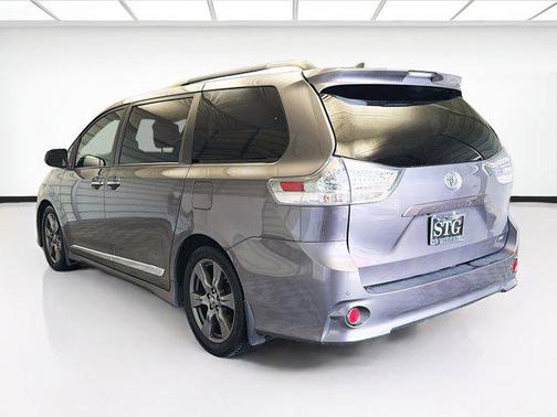 2019 Toyota Sienna SE