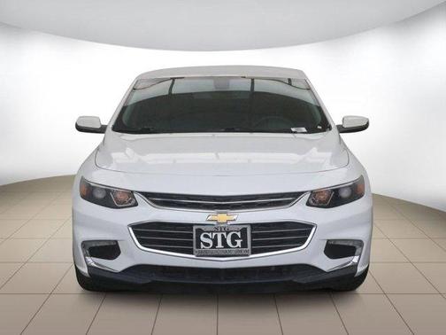 Photo 3 of 29 of 2017 Chevrolet Malibu 1LT